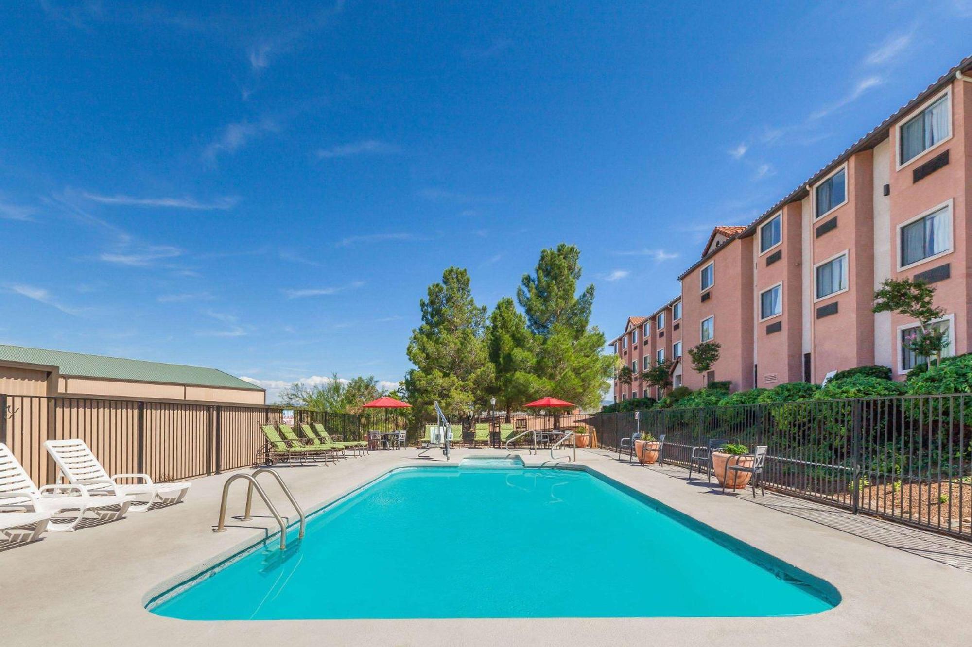 Days Inn By Wyndham Camp Verde Arizona ภายนอก รูปภาพ